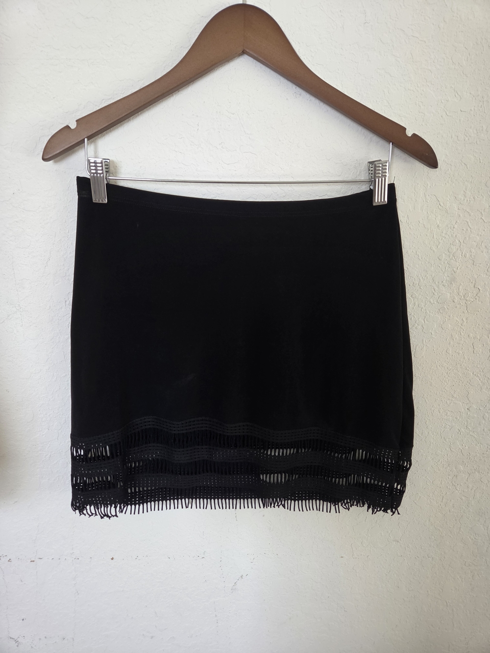 Jordan Taylor Black Knit Mini Skirt Fringe Hem Stretch Pull On Womens M 13A-8326